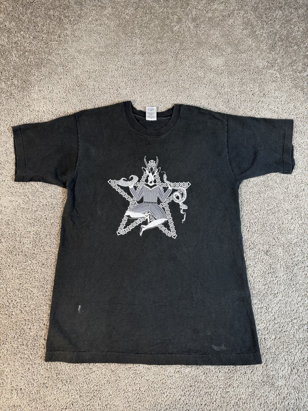 Fruit Of The Loom Shirt Mens L Black Star Graphic Crew Neck Cotton Heavyweight
